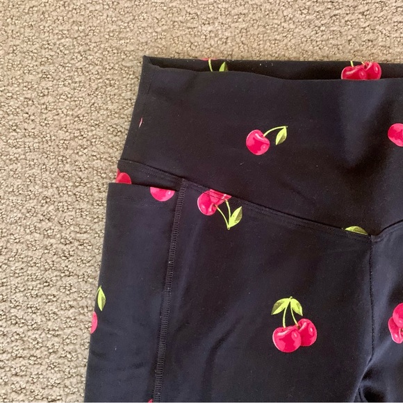 VS Victorias Secret PINK ULTIMATE High Waisted Leggings Pattern Cherry 🍒 - Picture 3 of 8